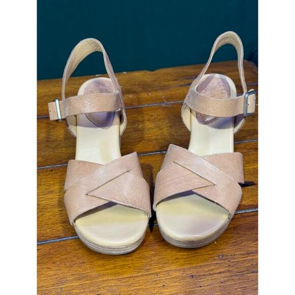 Women's Korkease heeeled sandal size 9 - Picture 3 of 7